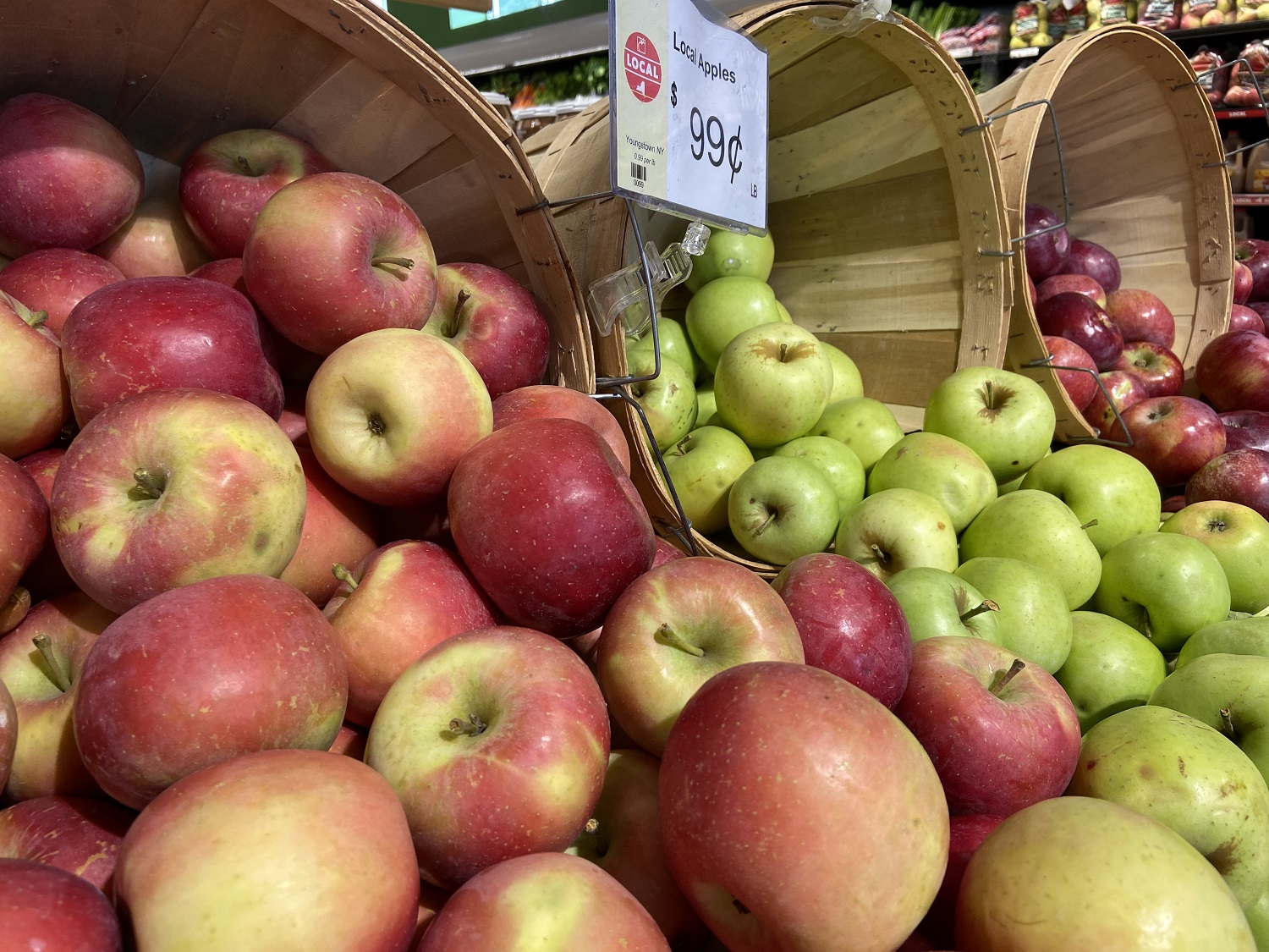 Local apples at Lexington Coop Buffalo